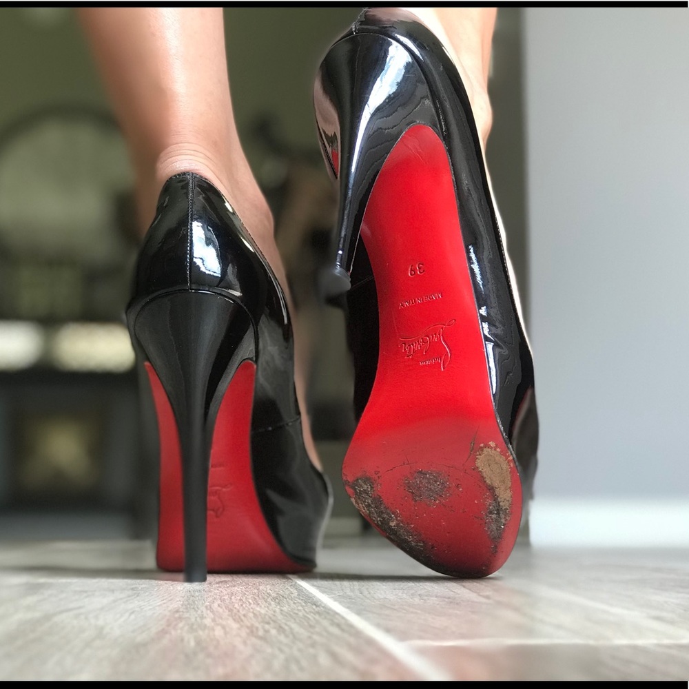 Christian Louboutin Prive Peep Toe Pumps size 39